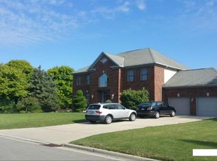 3135 Sunglow Dr, Lewis Center, OH 43035