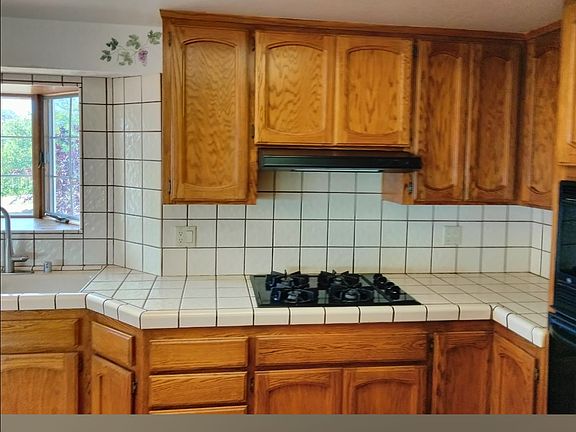 2nd image of 812 Hoyer Ln