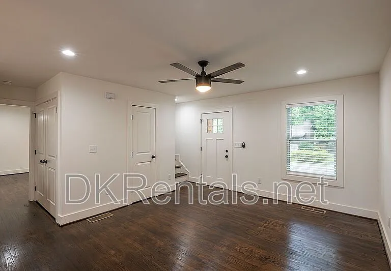 737 Helen St NW — Photo 7
