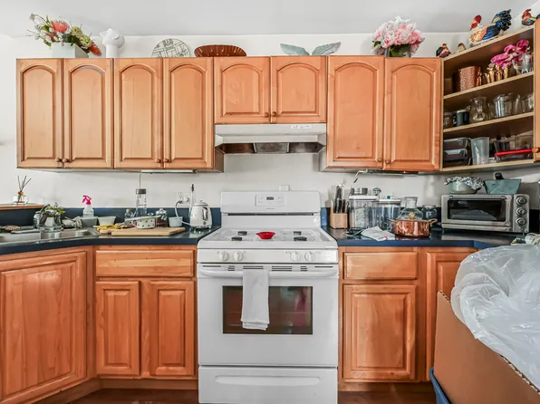 99-65 165th Avenue image 3 of 21