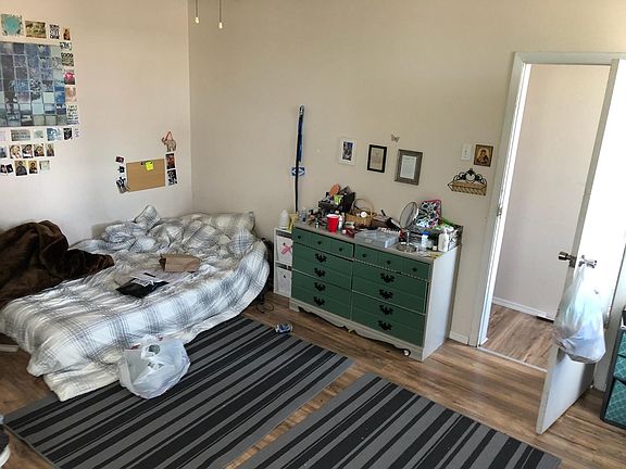 2nd room (13x16)