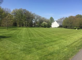 35 Oak Creek Dr, Yorkville, IL
