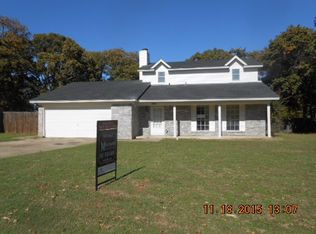 900 Lake Crest Pkwy, Azle, TX 76020