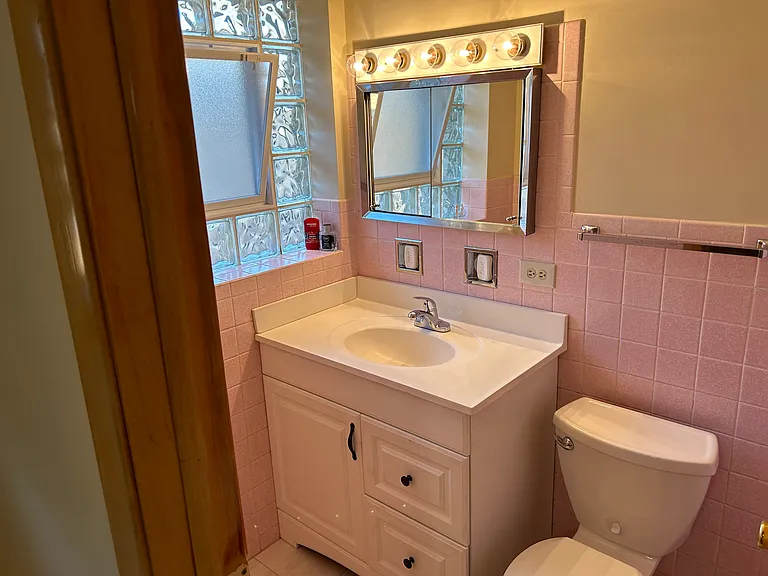 8532 W Berwyn Ave #2 — Photo 8