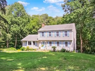 27 Rouleau Ln, Shelton, CT 06484