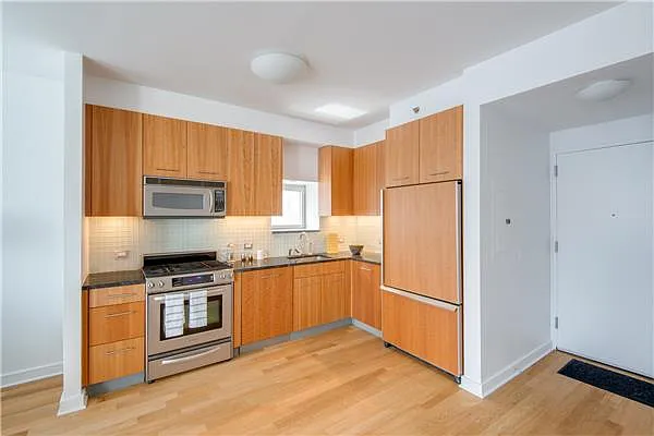 Sold by (Legacy) Elegran | media 6