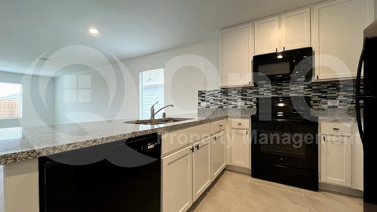 3 bed, 2.0 bath, 1484 sqft, $1,695 — Photo 4