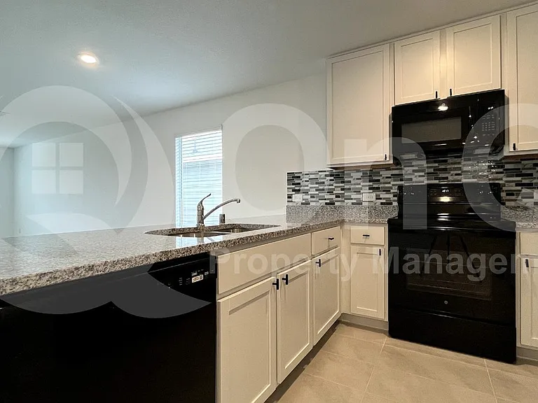 303 Ashbrook Way — Photo 4