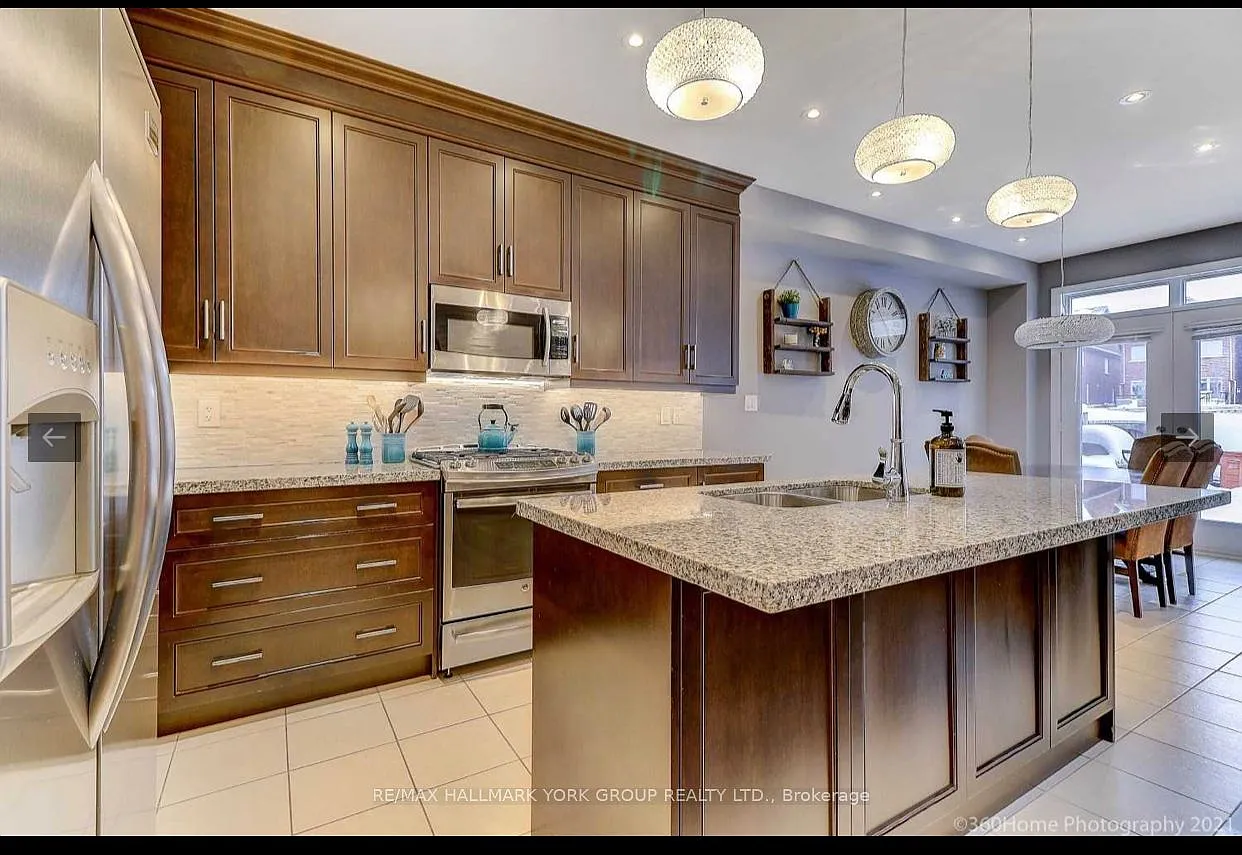 3 bed, $4,000 — Photo 2