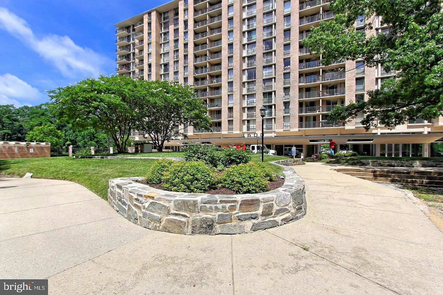 4600 S Four Mile Run Dr APT 629 photo 1
