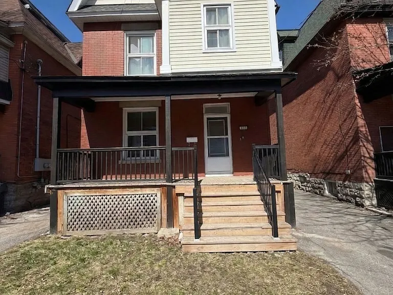 535 McLeod St #2 — Photo 1