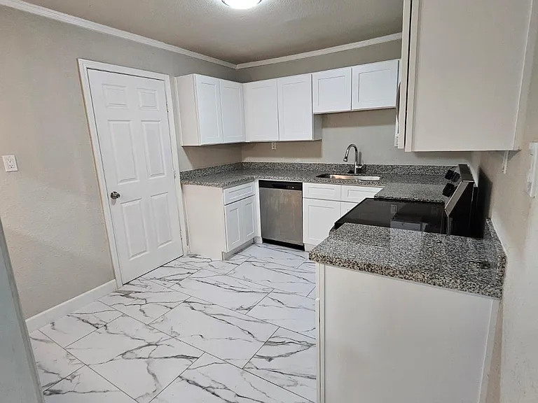 120 Antionette Ln — Photo 12