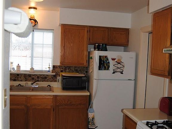 4th image of 616 Coleman St