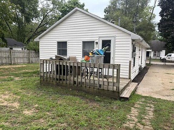 2nd image of 1262 W Langeland Ave