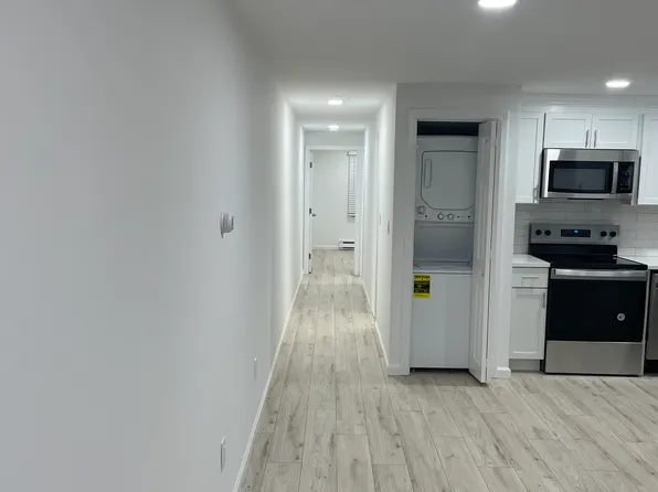 1029 Iyannough Rd APT 10B, Hyannis, MA 02601