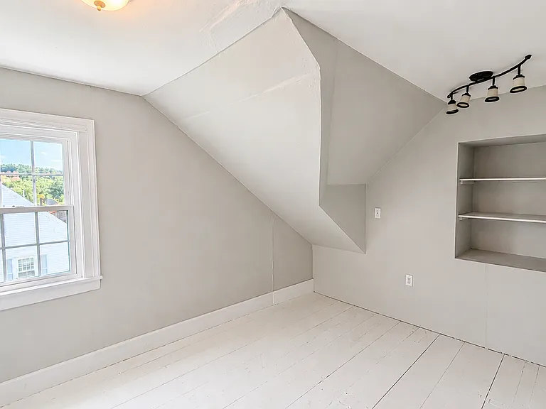 1 Limestone Pl — Photo 17