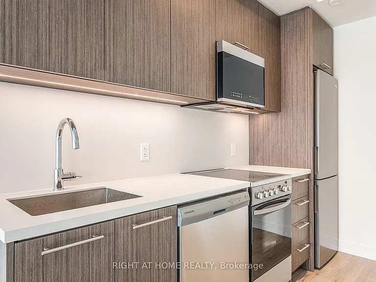 260 Finch Ave E #4 — Photo 7