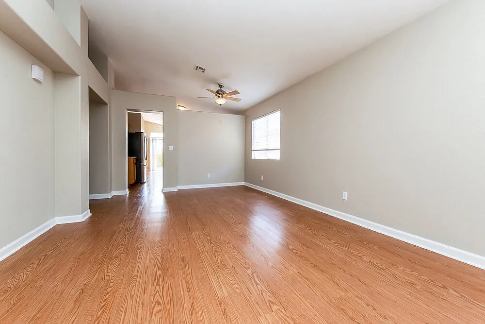 3 bed, 2.0 bath, 1454 sqft, $2,175 — Photo 3