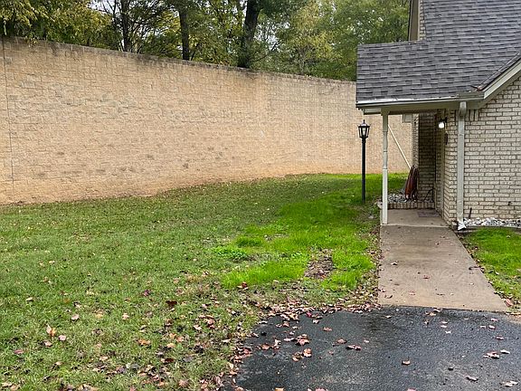 2nd image of 101 Willow Creek Ct #101