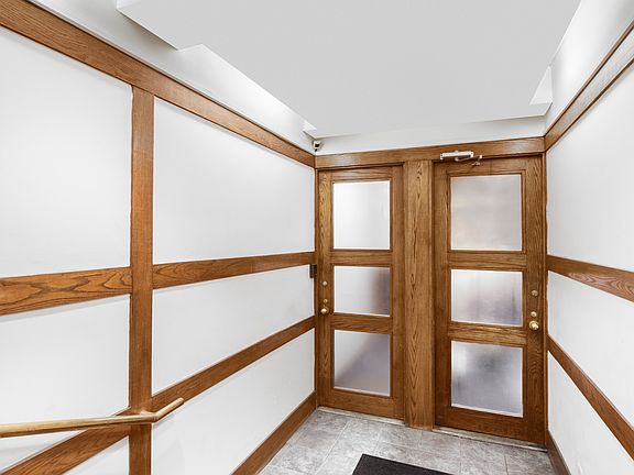 4th image of 1010 5th Ave #1N