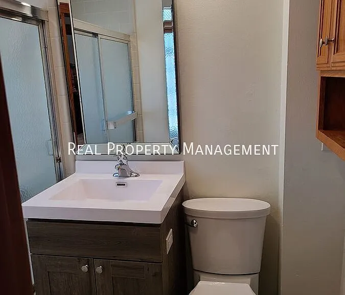 457A S 74th St — Photo 20