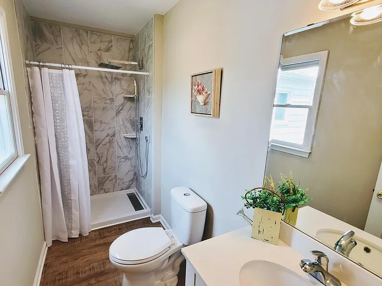 1324 Kenwood St — Photo 17