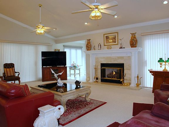 Comfort w/gas log fireplace