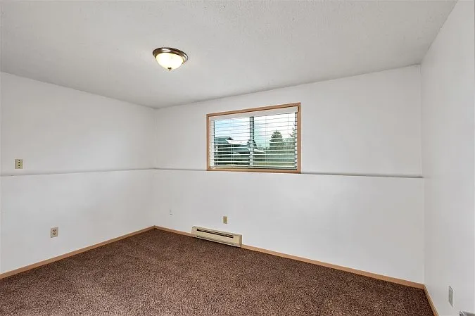 Augusta Ave, Duplex — Photo 6