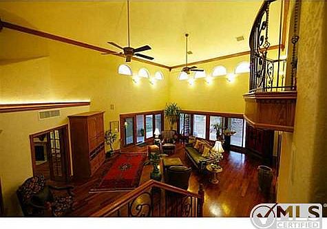 4th image of 315 Coral Sky Ln