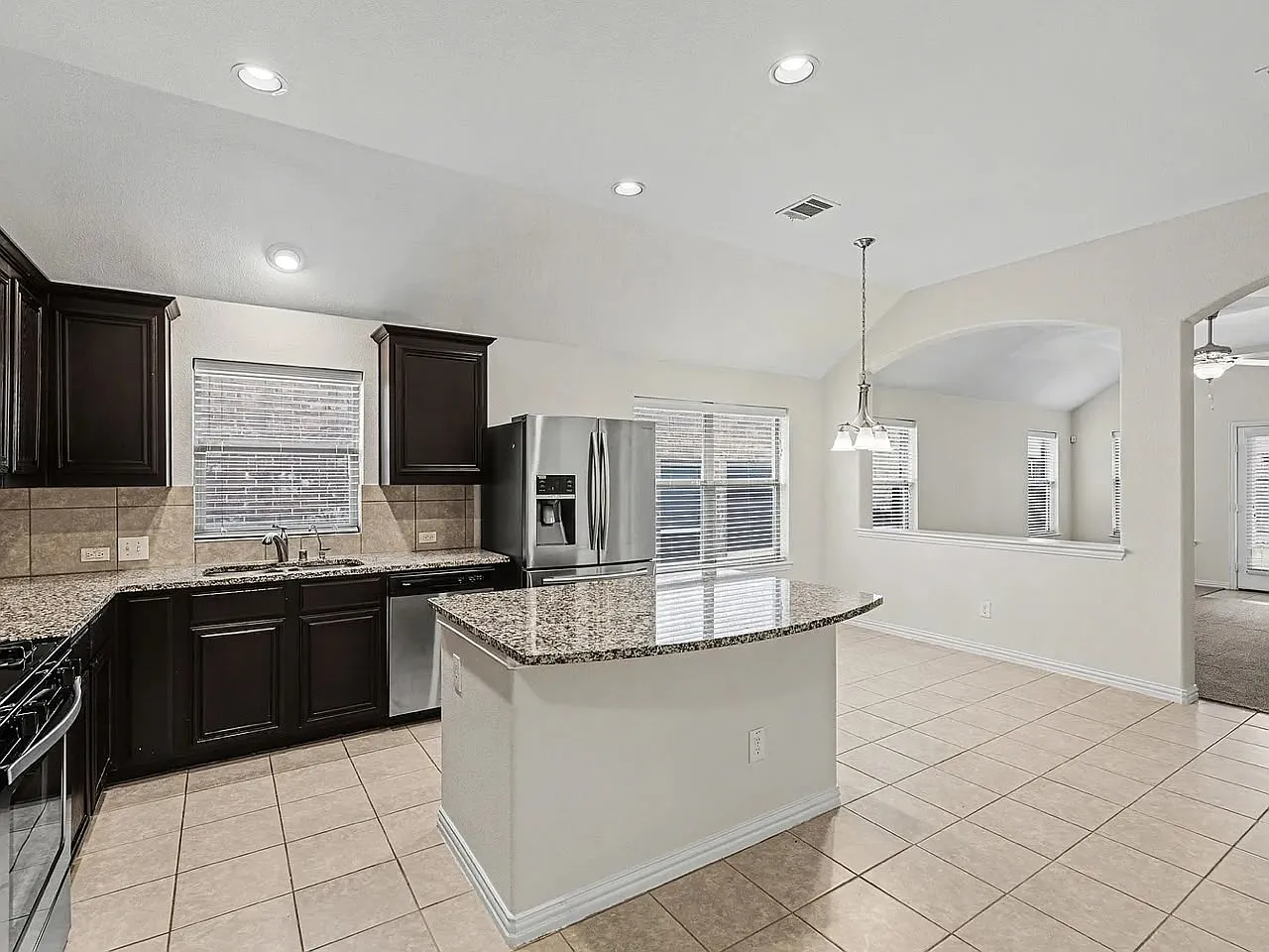 3 bed, 2507 sqft, $2,650 — Photo 4