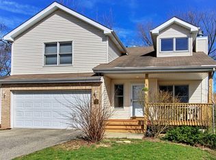 1114 Adams Ave, Wauconda, IL