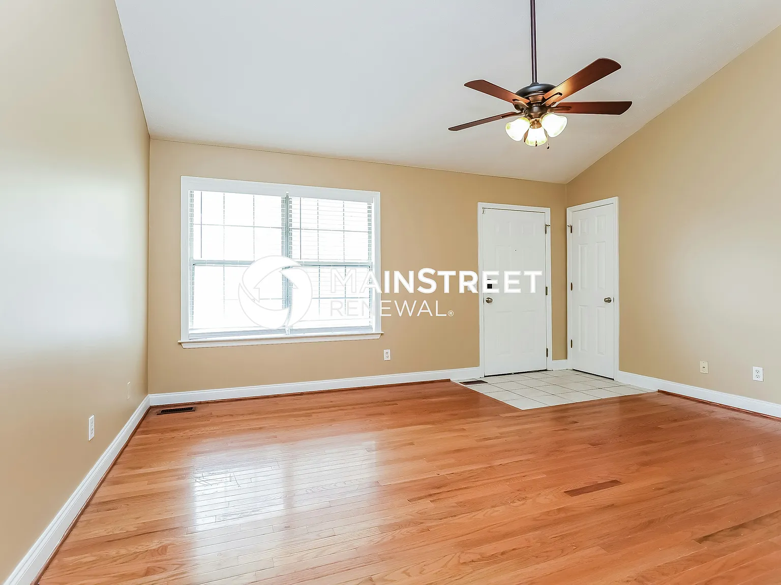 5021 Trailwater Dr — Photo 3