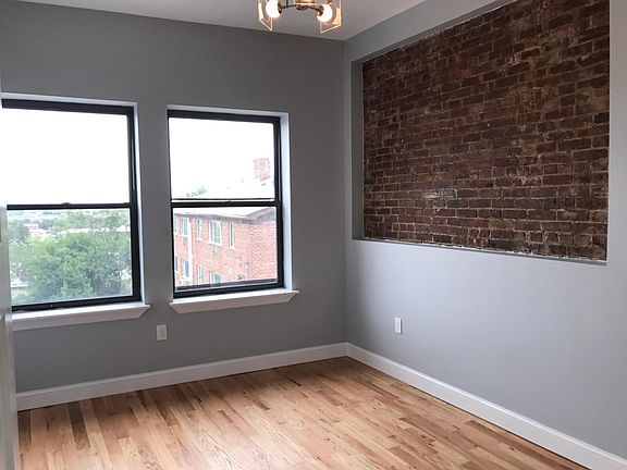 4th image of 43 Clifton Pl #2nd