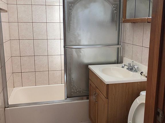 3rd image of 2441 W Cortez St APT 1R
