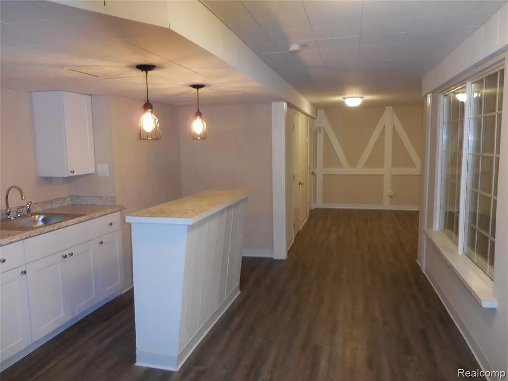 1445 W Nine Mile Rd — Photo 3