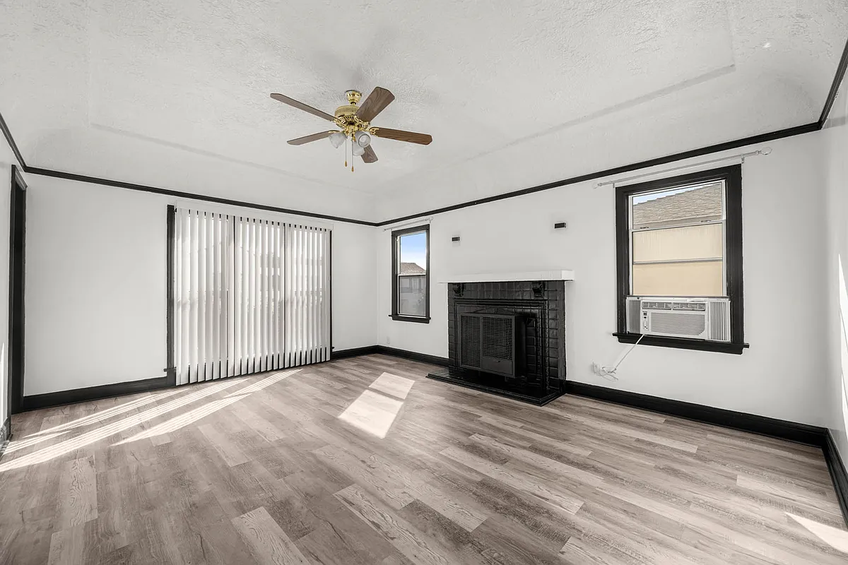 Building Photo - 1329 2nd Ave