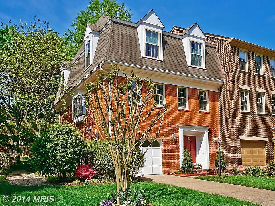 1st image of 207 Great Falls St