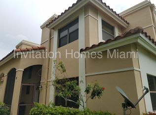 579 Racquet Club Rd APT 11, Fort Lauderdale, FL 33326