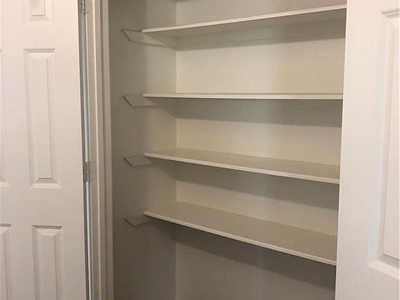 5th image of 1080 Windmeadows Dr