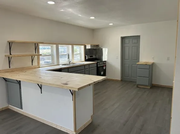 690 Autumnwood Rd, Ash Flat, AR 72513