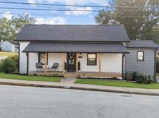 303 W 2nd St, Clayton, NC 27520