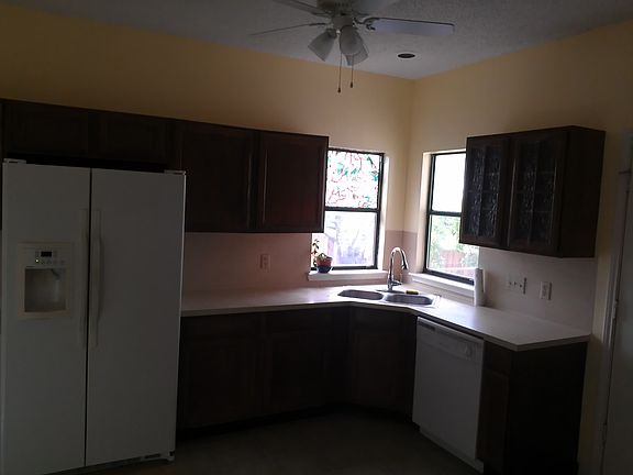 4th image of 805 Broken Bow Dr