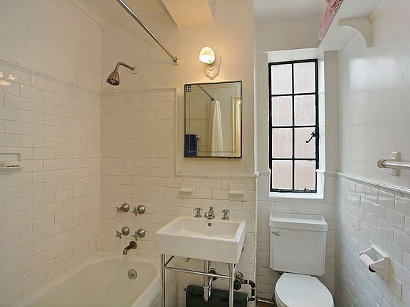 4th image of 10 Park Ave #18A