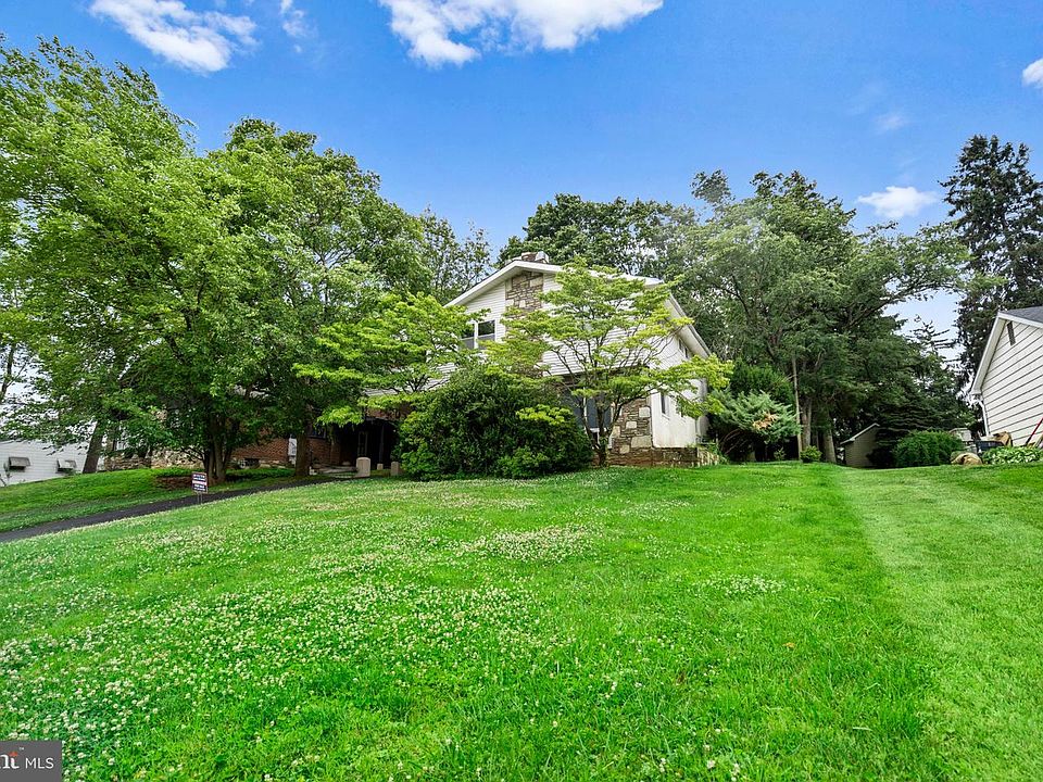 1st image of 609 Foster Rd
