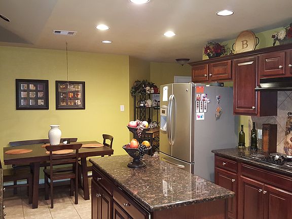 3rd image of 1023 Gladstone Dr