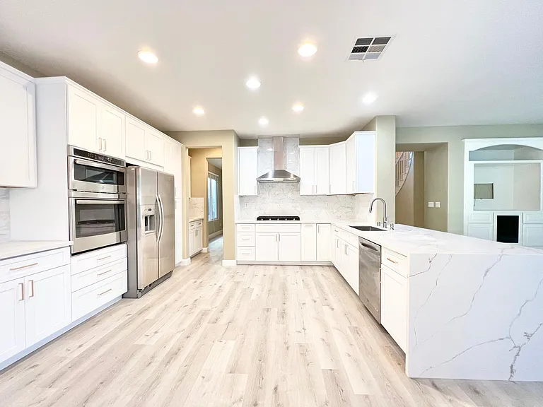 1578 Glencrest Dr — Photo 7