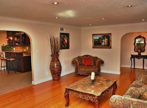 5th image of 246 E Oakwood Blvd