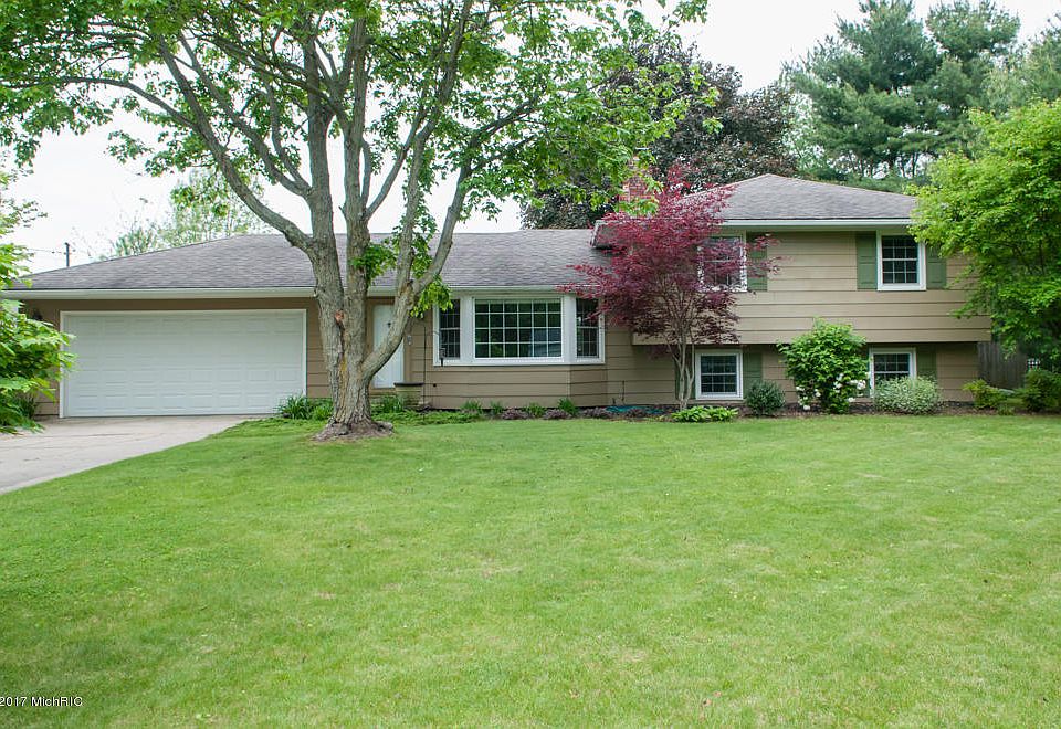 1st image of 7893 Foxwood St