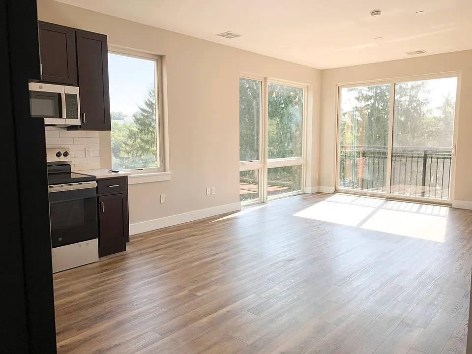 1-Bedroom Corner Apartment