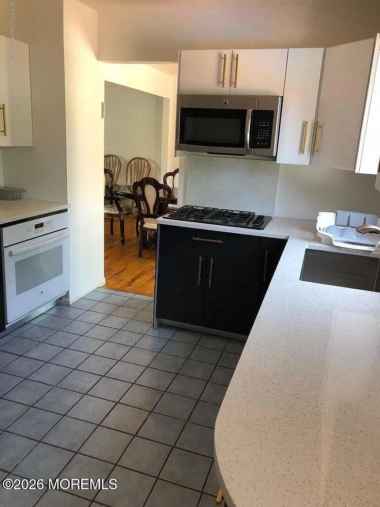3 bed, 2.5 bath, 1288 sqft, $2,500 — Photo 2